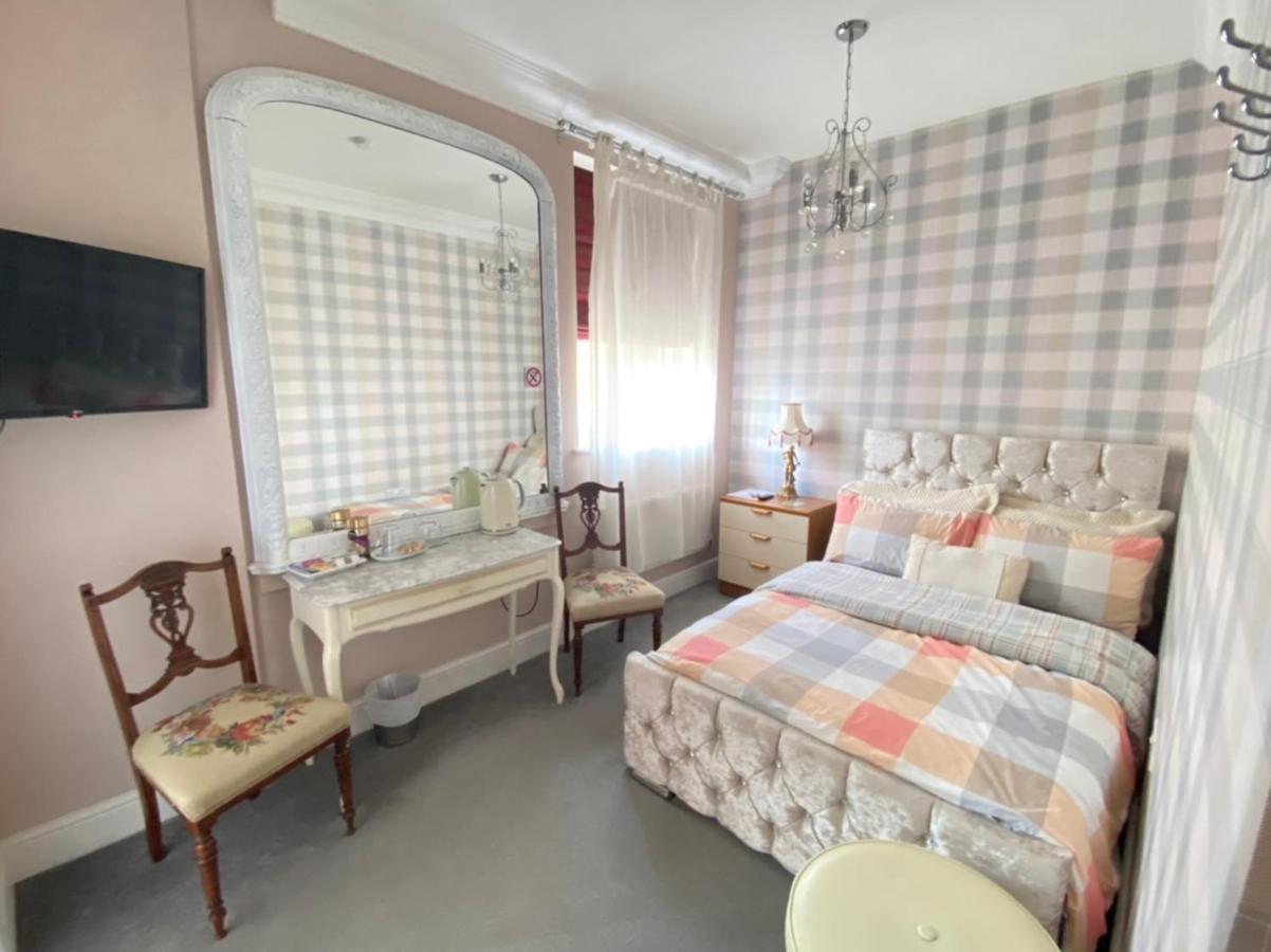 Upton Country Park Guest House نورث هامبتون المظهر الخارجي الصورة