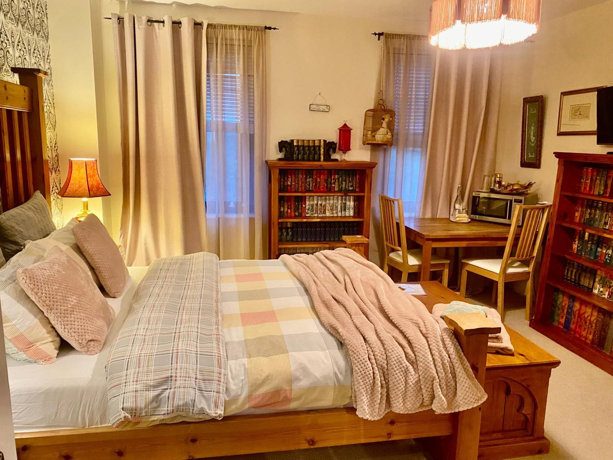 Upton Country Park Guest House نورث هامبتون المظهر الخارجي الصورة