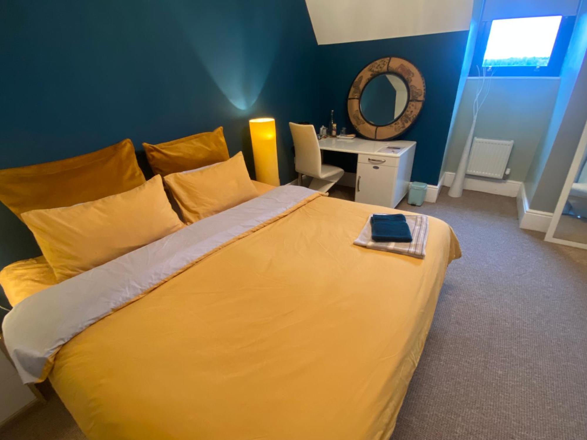 Upton Country Park Guest House نورث هامبتون الغرفة الصورة